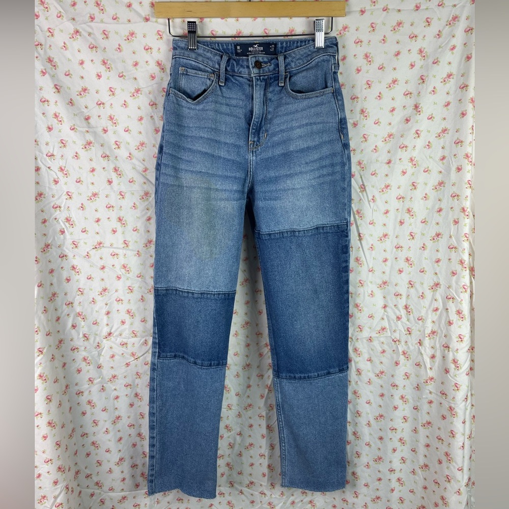 Hollister Ultra High rise Mom Jeans (Imperfection)